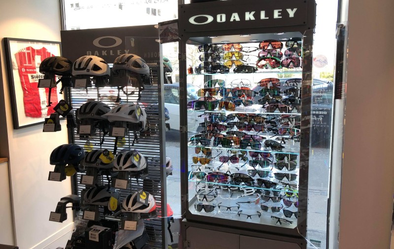 Bak Optics – Oakley Custom med styrke | Feltet.dk